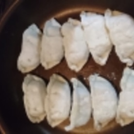 少なめの油で 冷凍餃子の揚げ方 揚げ餃子 レシピ 作り方 By Taka Tt 楽天レシピ 少なめの油で 冷凍餃子の揚げ方 揚げ餃子 レシピ 作り方 By Taka Tt 楽天レシピ